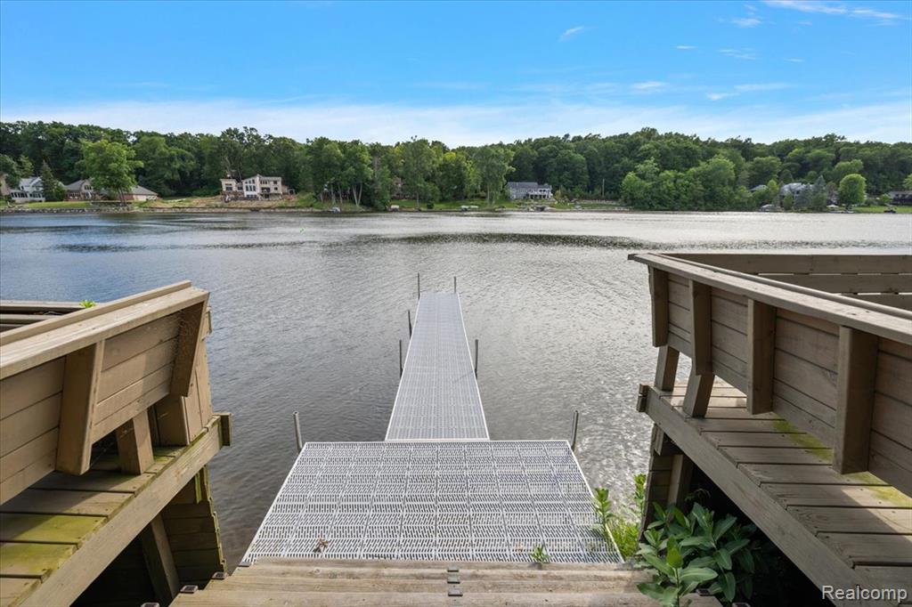 7291 Parkwood Drive, Fenton, MI 48430 — Photo 55