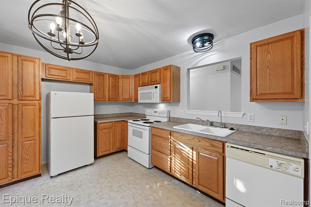 8851 Hardwood Drive, Belleville, MI 48111 — Photo 12