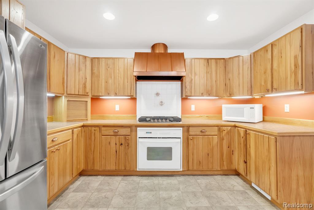 425 Rosell Road, Holly, MI 48442 — Photo 11