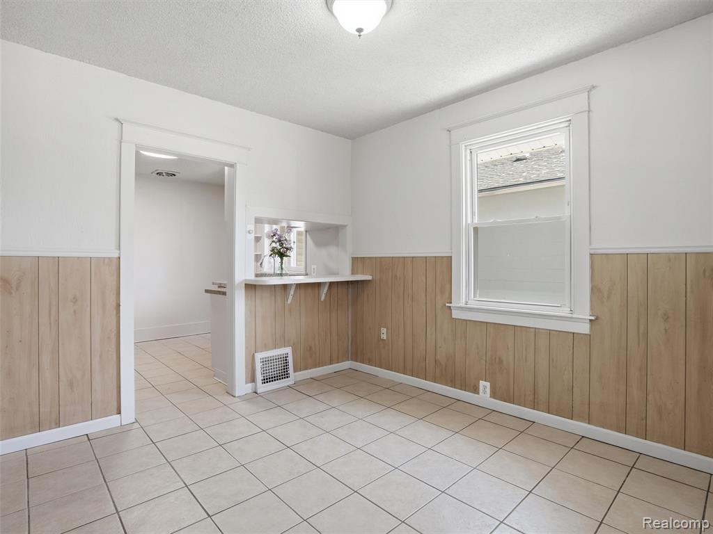 45 Kemp Street, Pontiac, MI 48342 — Photo 8