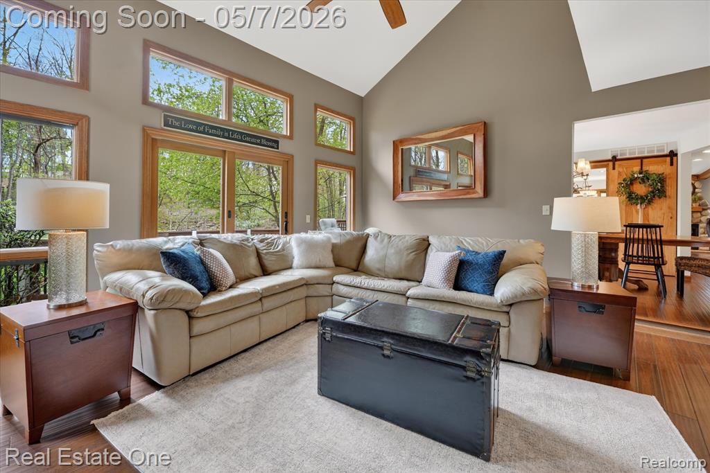 38967 Holsworth Court, Farmington, MI 48331 — Photo 10