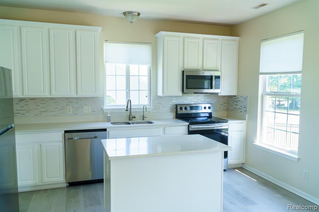 1803 Pinecroft Drive, Canton, MI 48188 — Photo 20