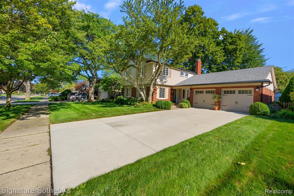 580 N Brys Drive, Grosse Pointe Woods, MI 48236 — Photo 28