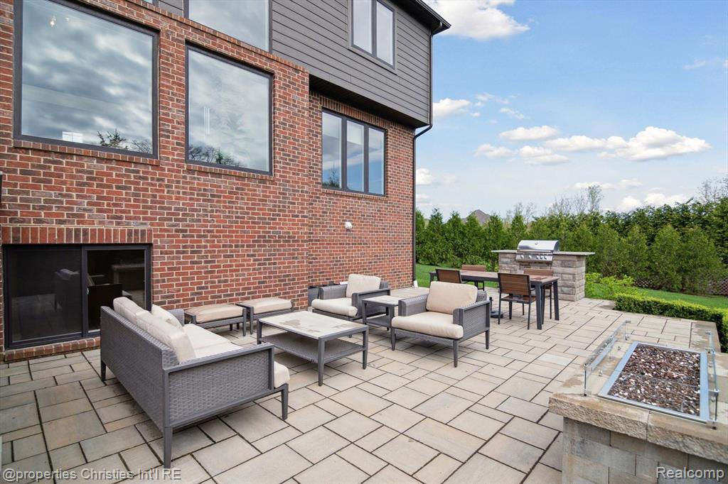 47660 WALES, Northville, MI 48167 — Photo 49