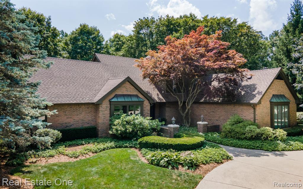 4794 RIVERS EDGE Drive, Troy, MI 48098 — Photo 60