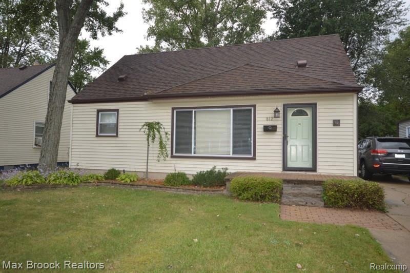 812 S MANITOU, Clawson, MI — front exterior