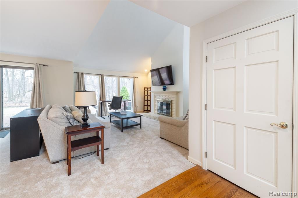 9422 Hawthorne Glen Drive, Grosse Ile, MI 48138 — Photo 9