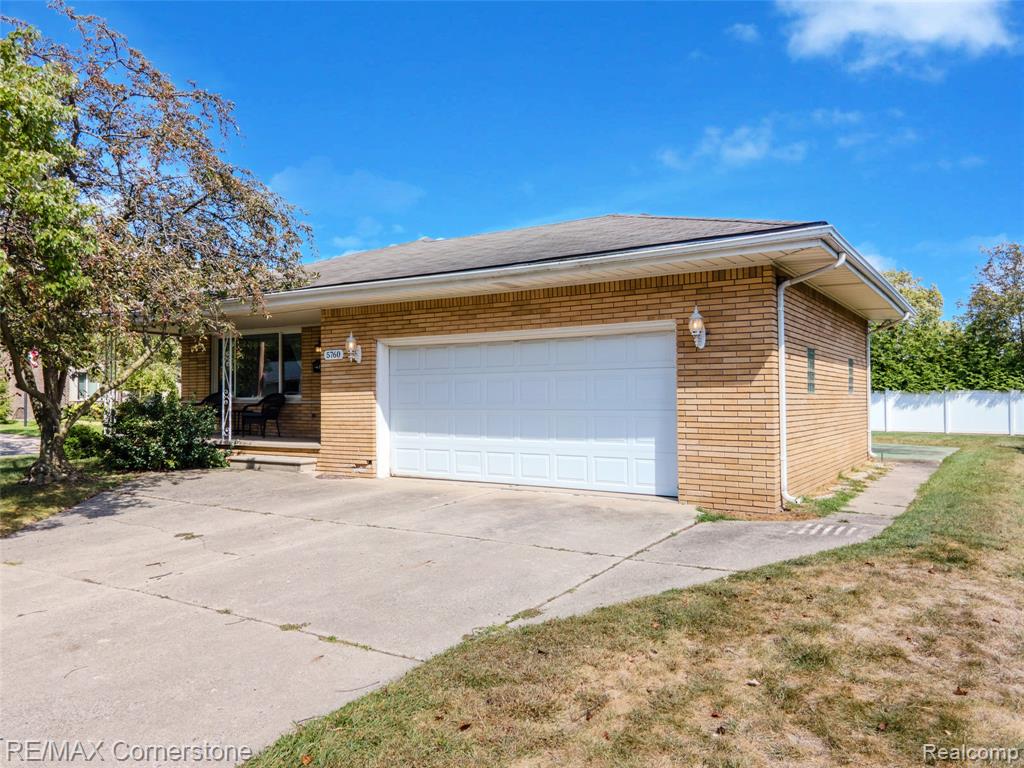 5760 Linden Drive, Dearborn Heights, MI 48127 — Photo 34