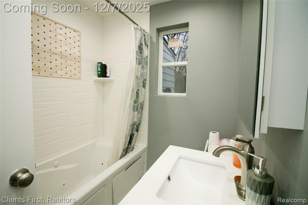 5654 Bedford Street, Dearborn Heights, MI 48125 — Photo 15