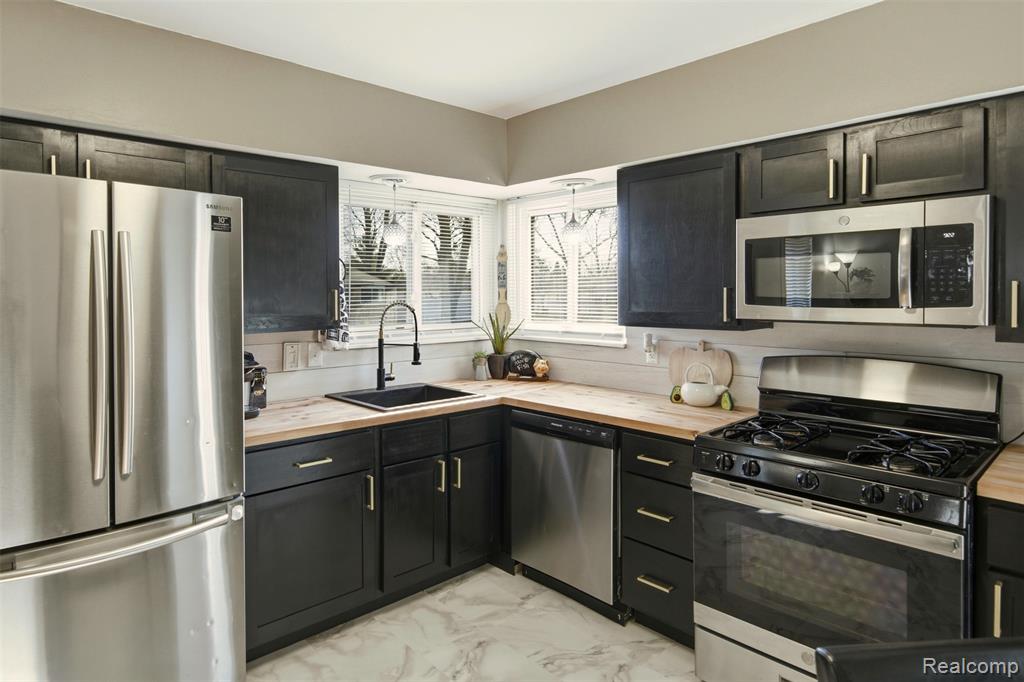 23008 Allor Street, Saint Clair Shores, MI 48082 — Photo 18