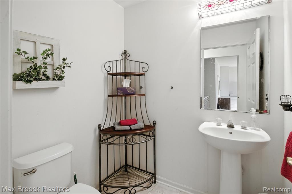 46859 Hendrie Court, Canton, MI 48187 — Photo 23