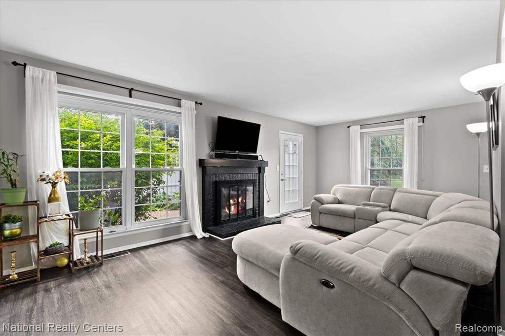 42142 Roscommon Street, Novi, MI 48167 — Photo 8