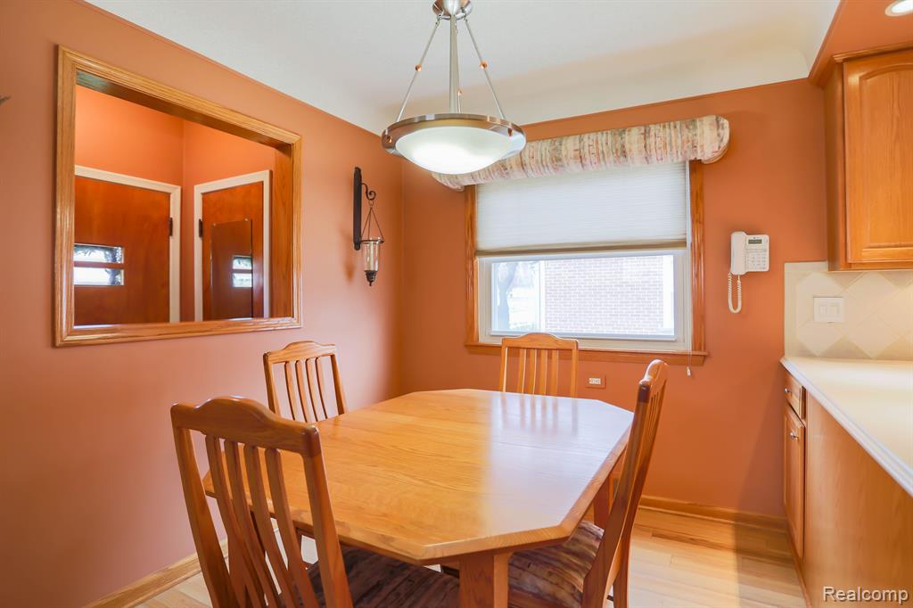 6832 Engleman, Center Line, MI 48015 — Photo 10
