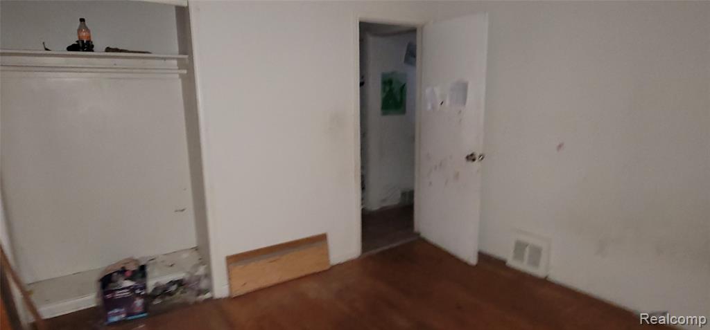 9253 Pierson Street, Detroit, MI 48228 — Photo 6