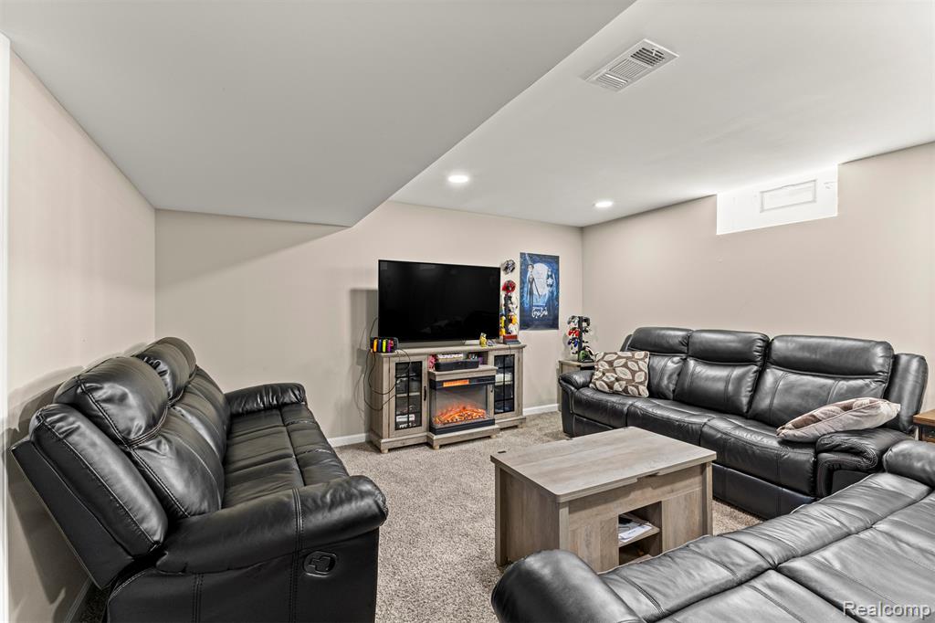 7312 Colonial Street, Dearborn Heights, MI 48127 — Photo 25
