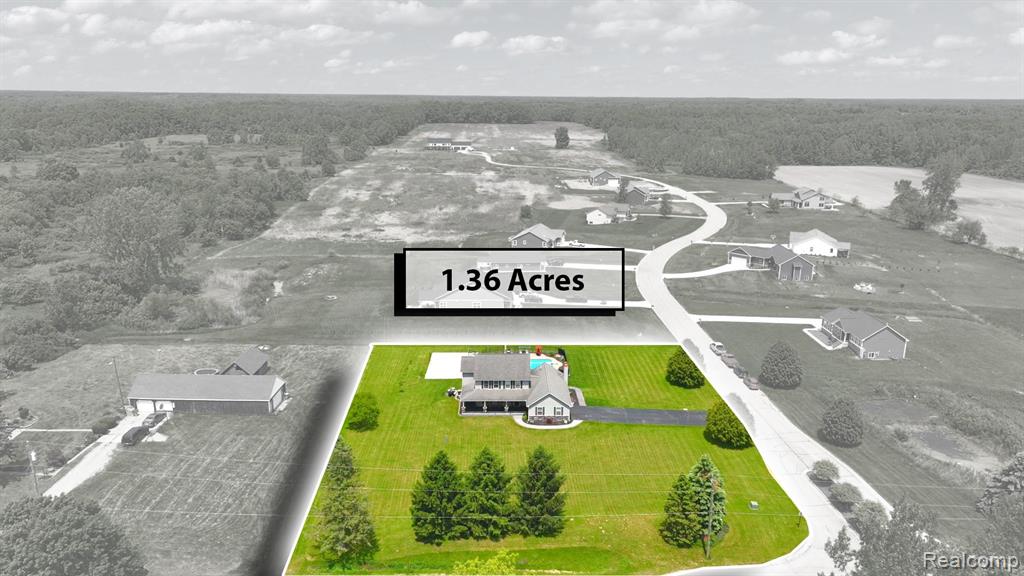 5015 LINDEMERE Drive, Fowlerville, MI 48836 — Photo 57