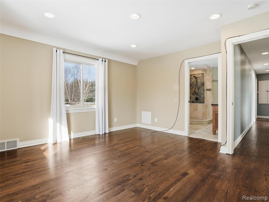 29750 Bristol Lane, Bingham Farms, MI 48025 — Photo 16