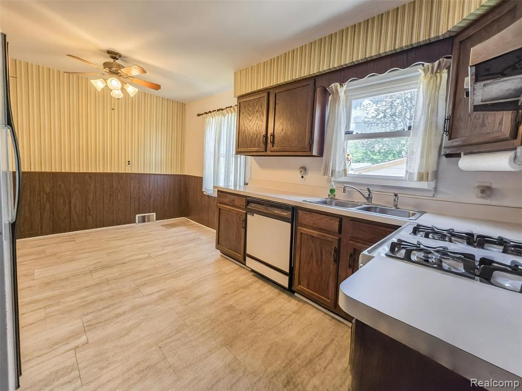 1101 Lester Avenue, Ypsilanti, MI 48198 — Photo 10