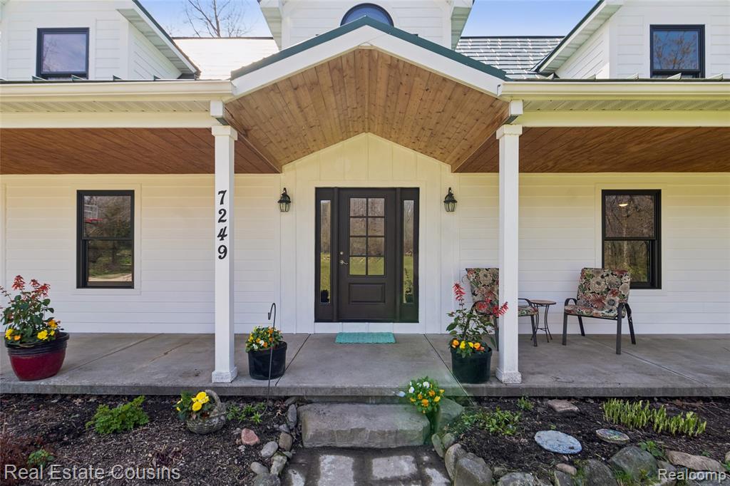 7249 Driftwood Drive, Fenton, MI 48430 — Photo 3