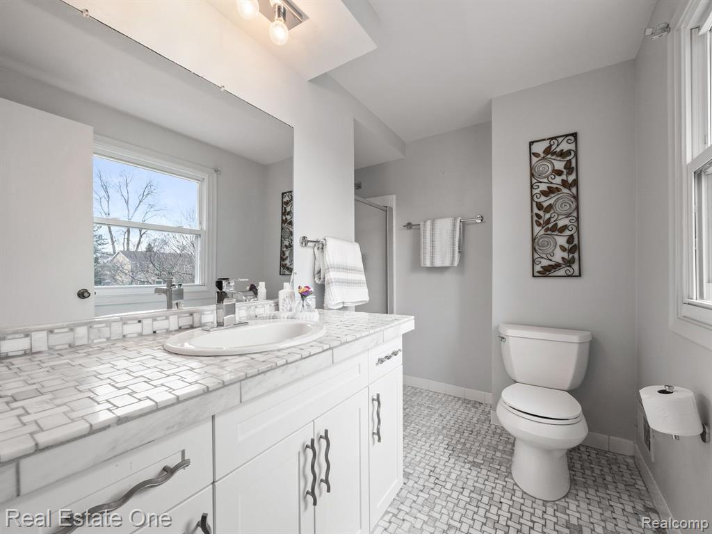 930 BRIDGE PARK Drive, Troy, MI 48098 — Photo 13