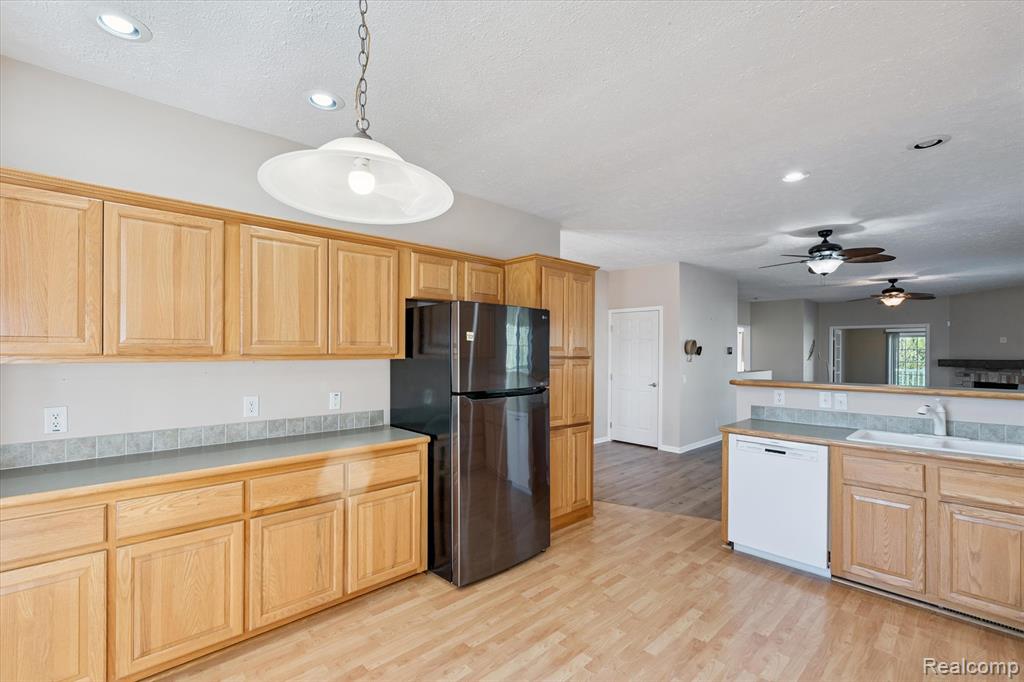 7075 Kings Way, Flushing, MI 48433 — Photo 17