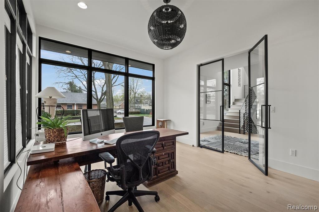 283 E Lincoln Street - Photo 4