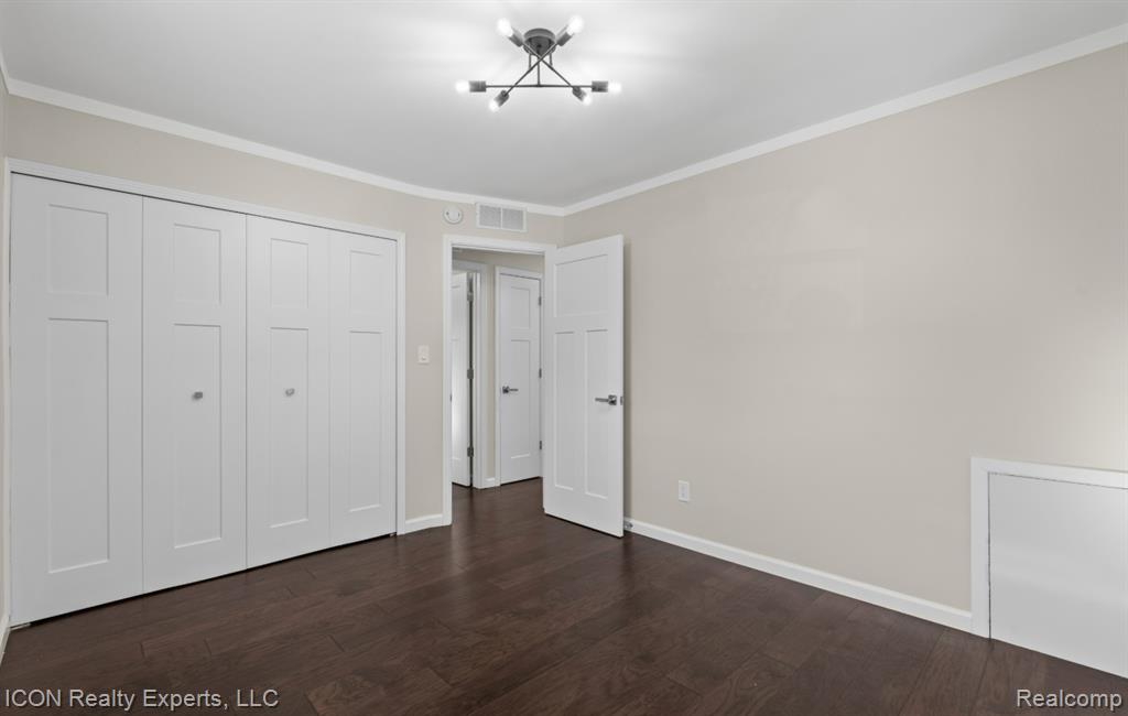 5674 N Lafayette Street, Dearborn Heights, MI 48127 — Photo 17
