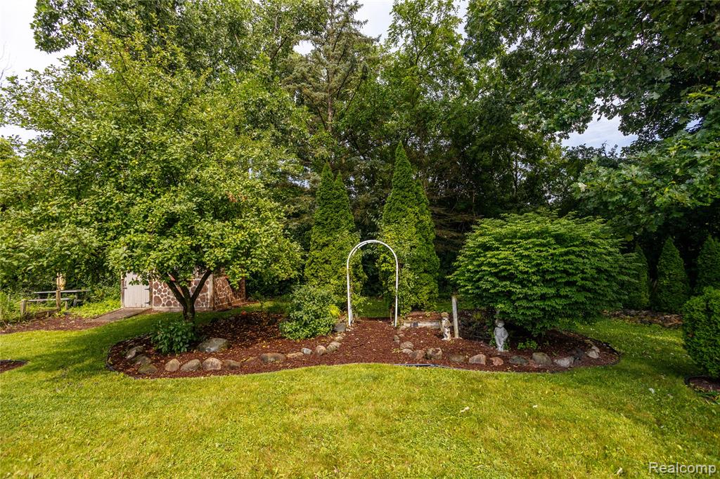 15800 Park Lane, Plymouth, MI 48170 — Photo 31