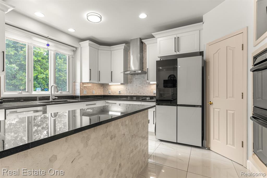 48416 Manhattan Circle, Canton, MI 48188 — Photo 15