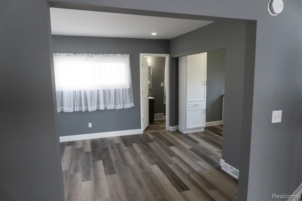 432 BUCKINGHAM Avenue, Flint, MI 48507 — Photo 15