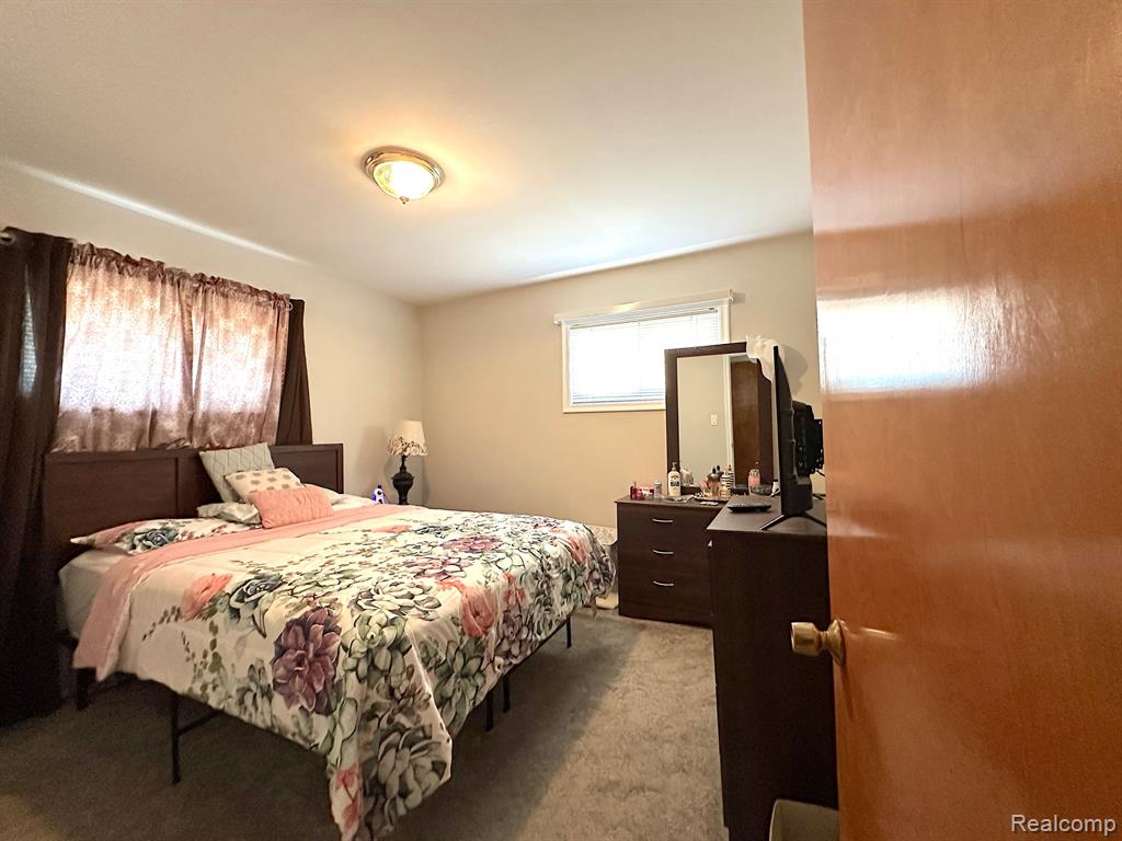 4992 MCKINLEY Street, Dearborn Heights, MI 48125 — Photo 29