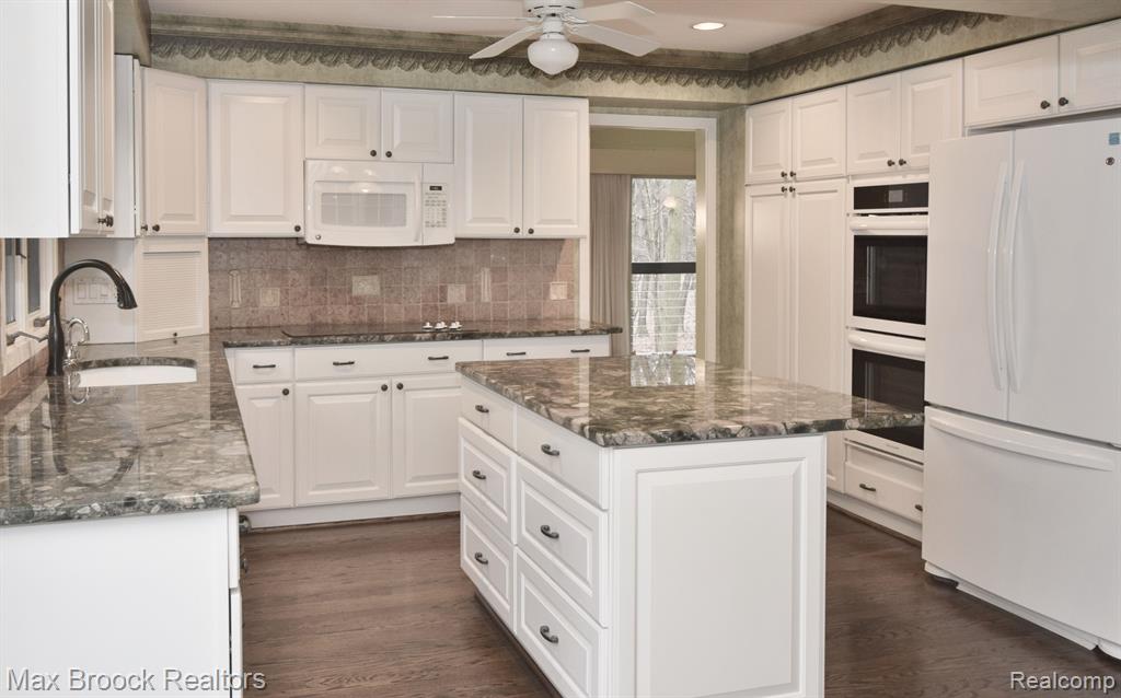 1030 STRATFORD PLACE, # 12, Bloomfield Hills, MI 48304 — Photo 65
