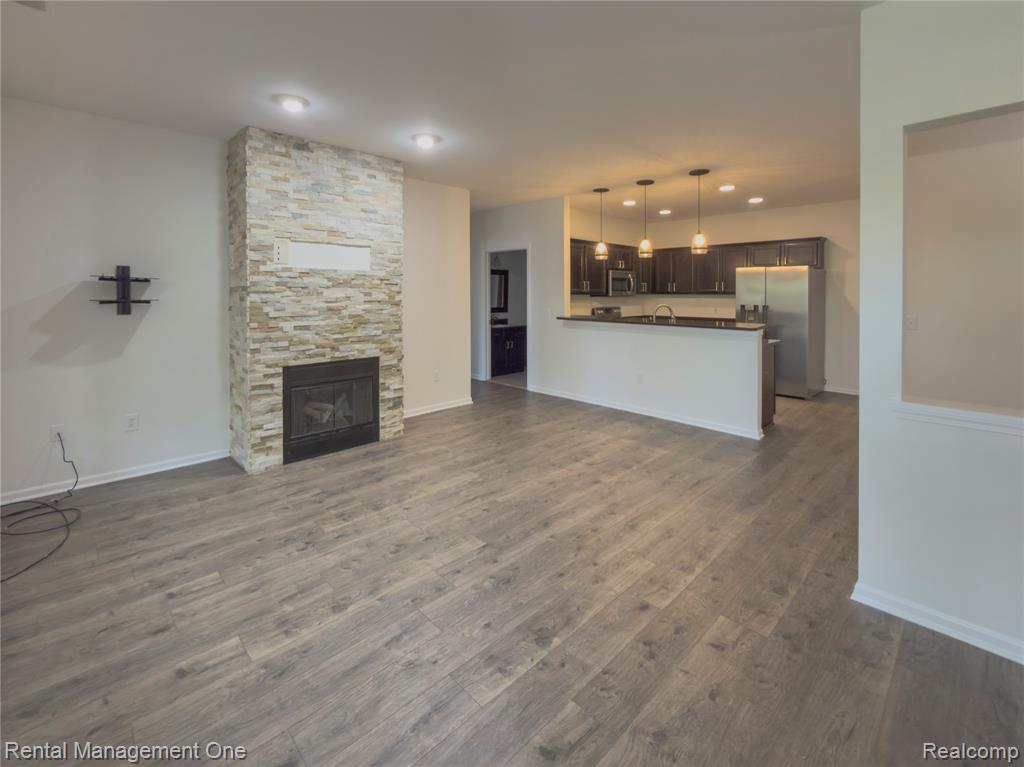5637 Twin Oaks Drive, Sterling Heights, MI 48314 — Photo 12