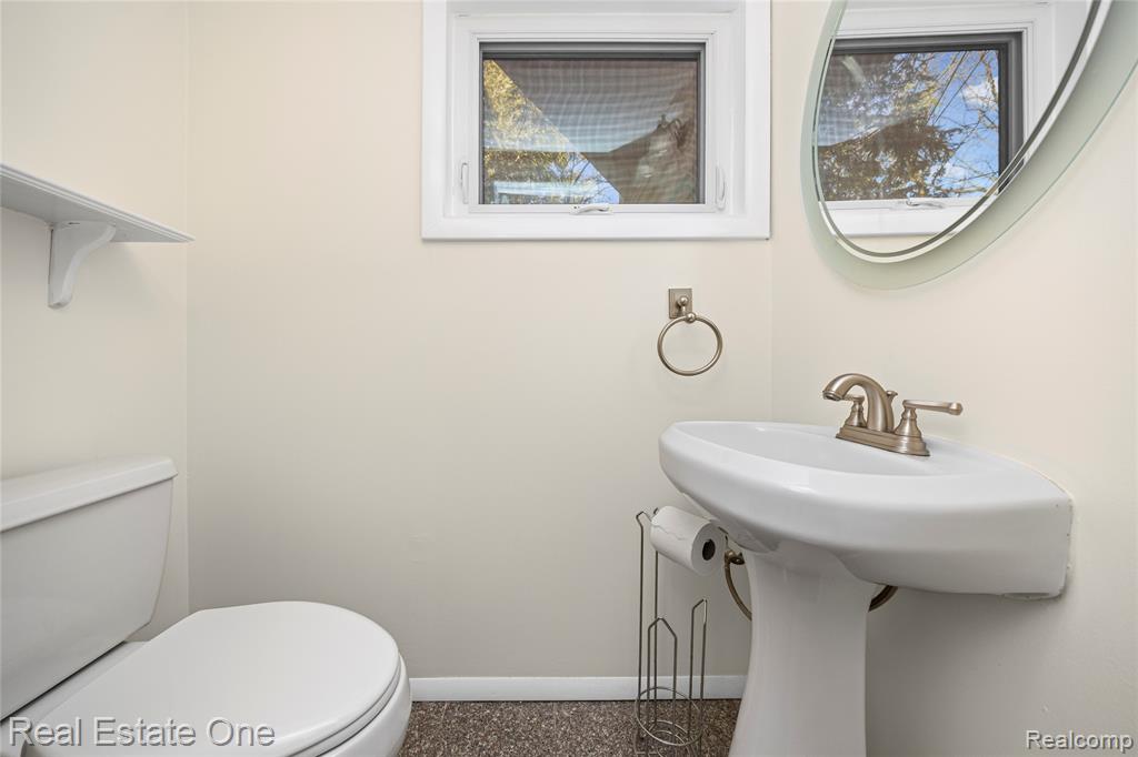 556 Bloomfield Court, Birmingham, MI 48009 — Photo 15