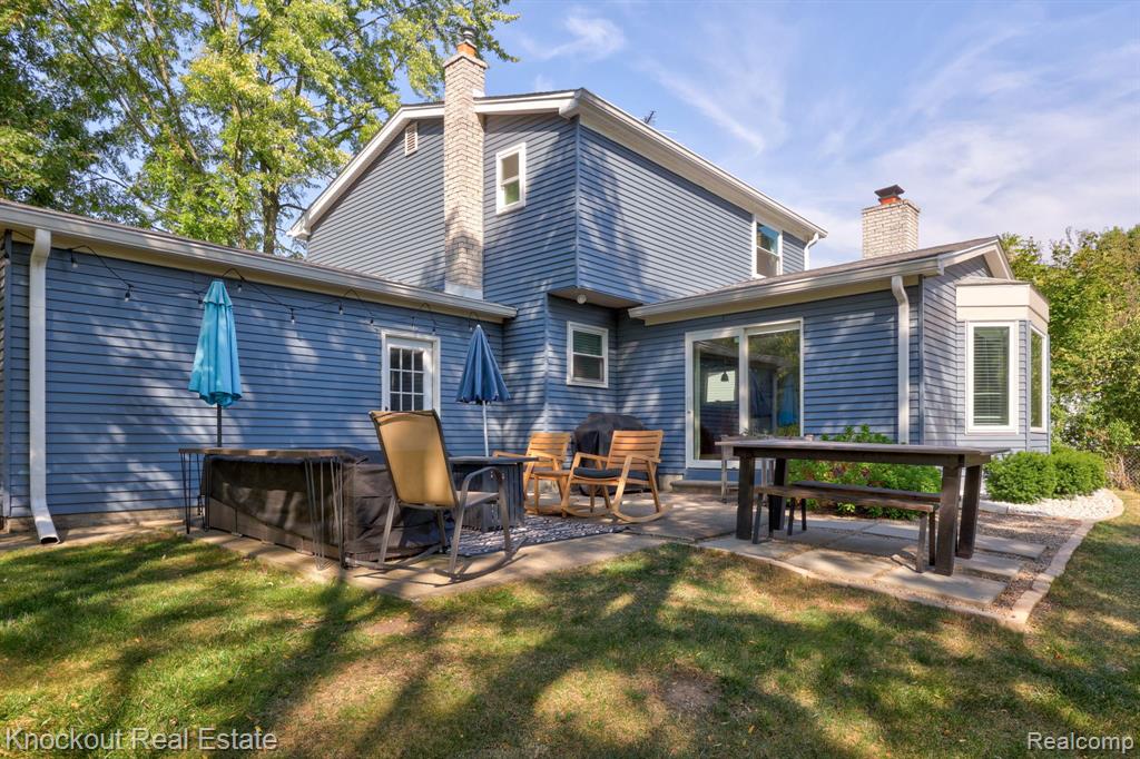 6157 Barker Circle, Waterford, MI 48329 — Photo 39