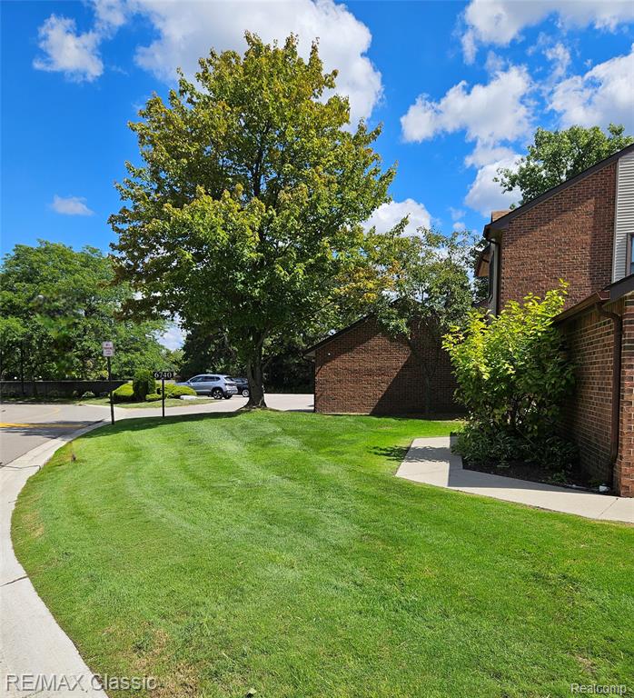 6740 Ridgefield Circle, 103, West Bloomfield, MI — Photo 6