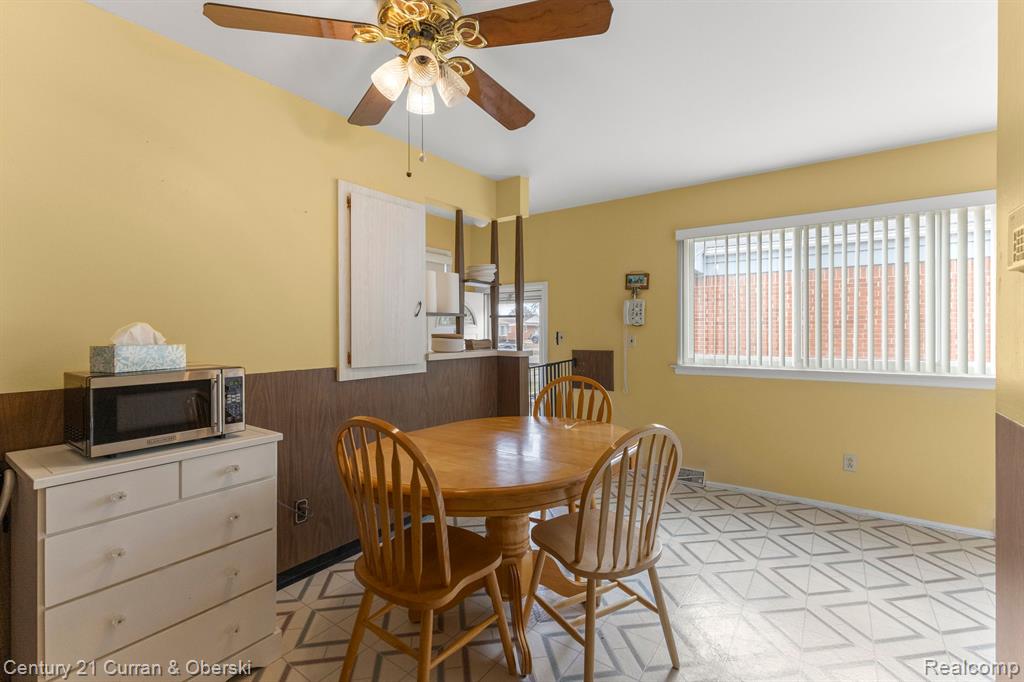6483 COLONIAL Street, Dearborn Heights, MI 48127 — Photo 12