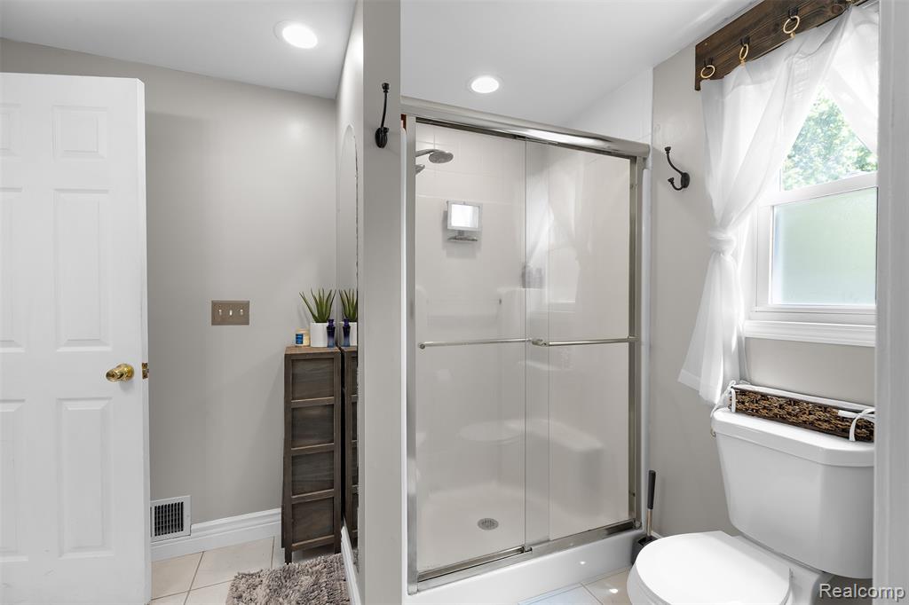 7677 Washburn, Washington, MI — Photo 17