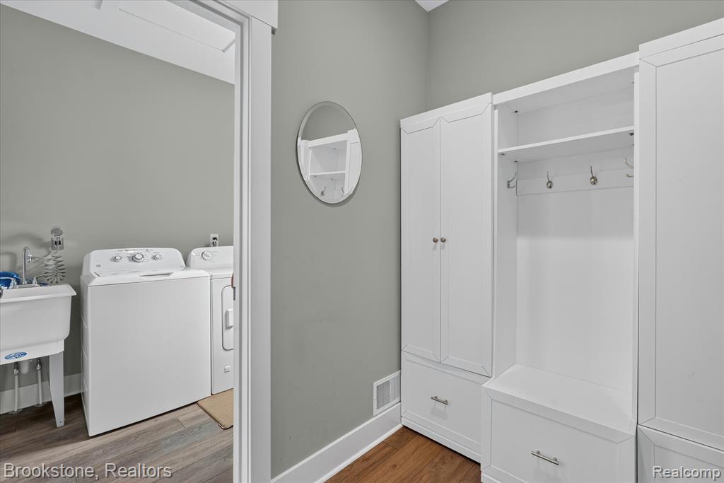 9830 Loretta Lane, South Lyon, MI 48178 — Photo 42