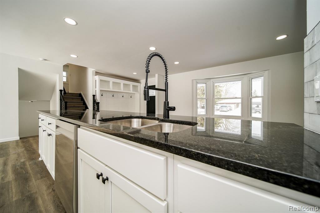6522 ELLINWOOD Drive, White Lake, MI 48383 — Photo 24