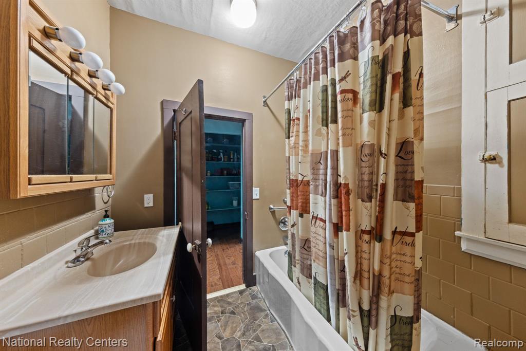 404 MAIN Street, Fenton, MI 48430 — Photo 26