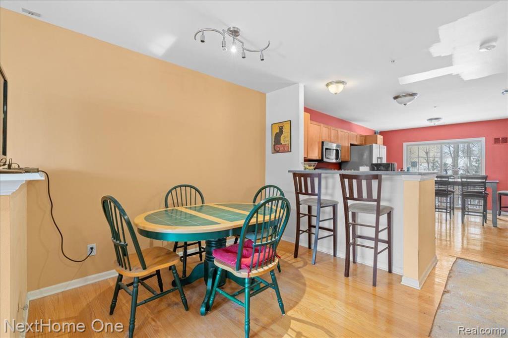 609 VILLAGE Lane, Milford, MI 48381 — Photo 9