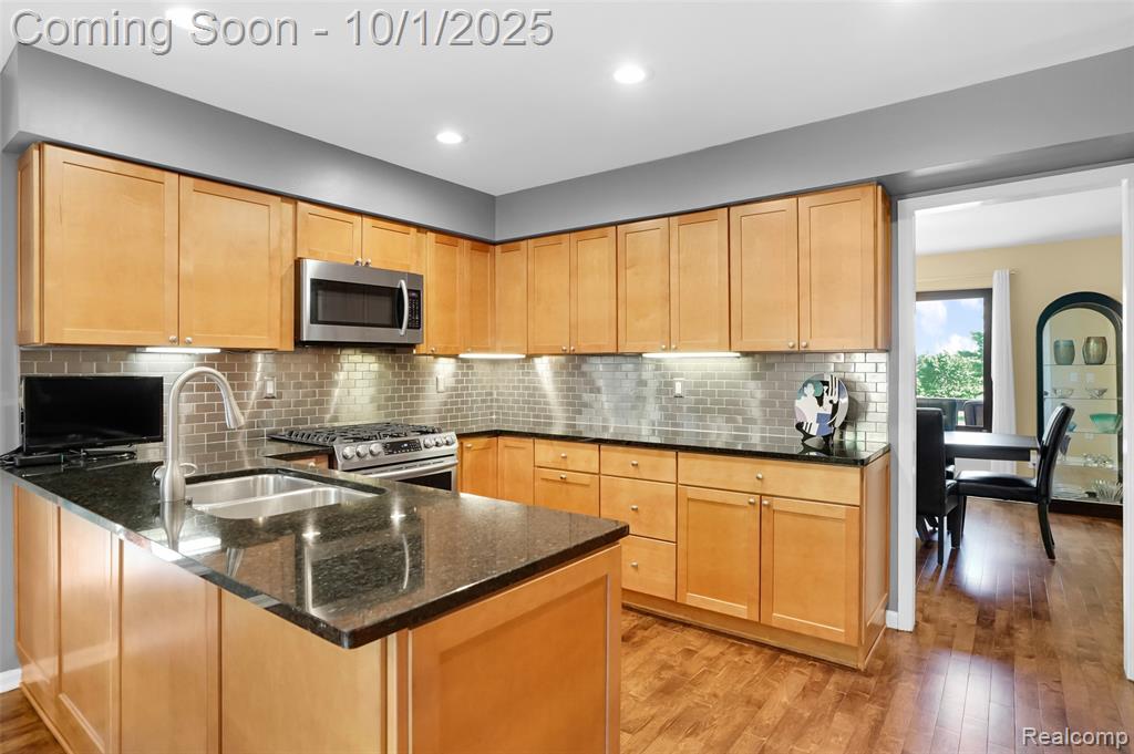 4154 Wabeek Lake Drive S, Bloomfield Hills, MI 48302 — Photo 37