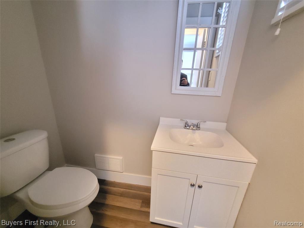 21741 Church Street, Oak Park, MI 48237 — Photo 12