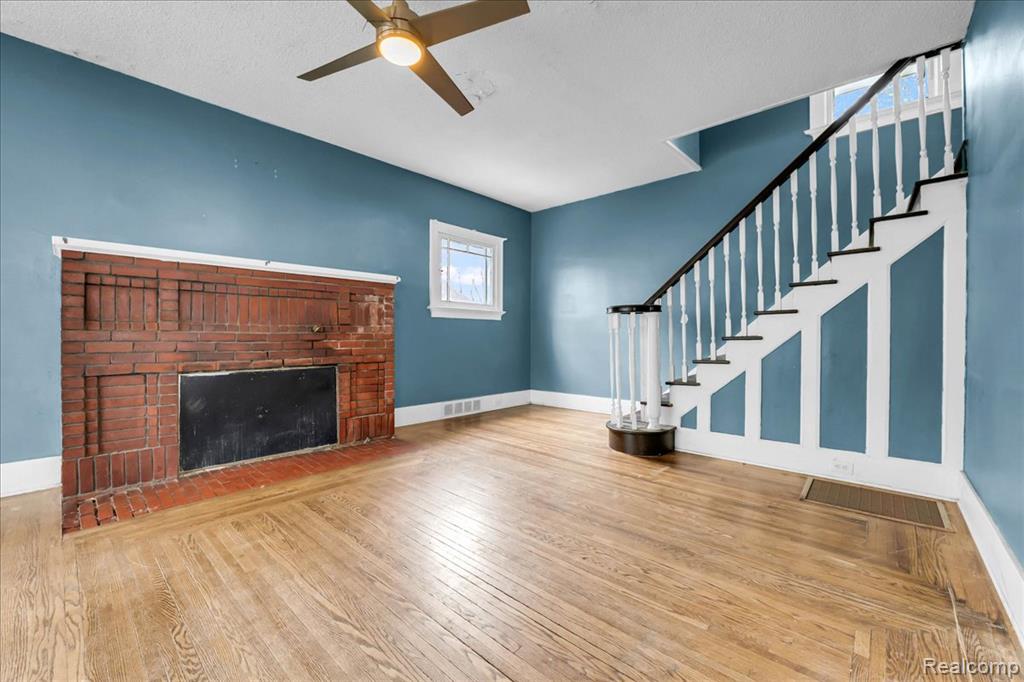 717 N Madison Street, Lapeer, MI 48446 — Photo 3
