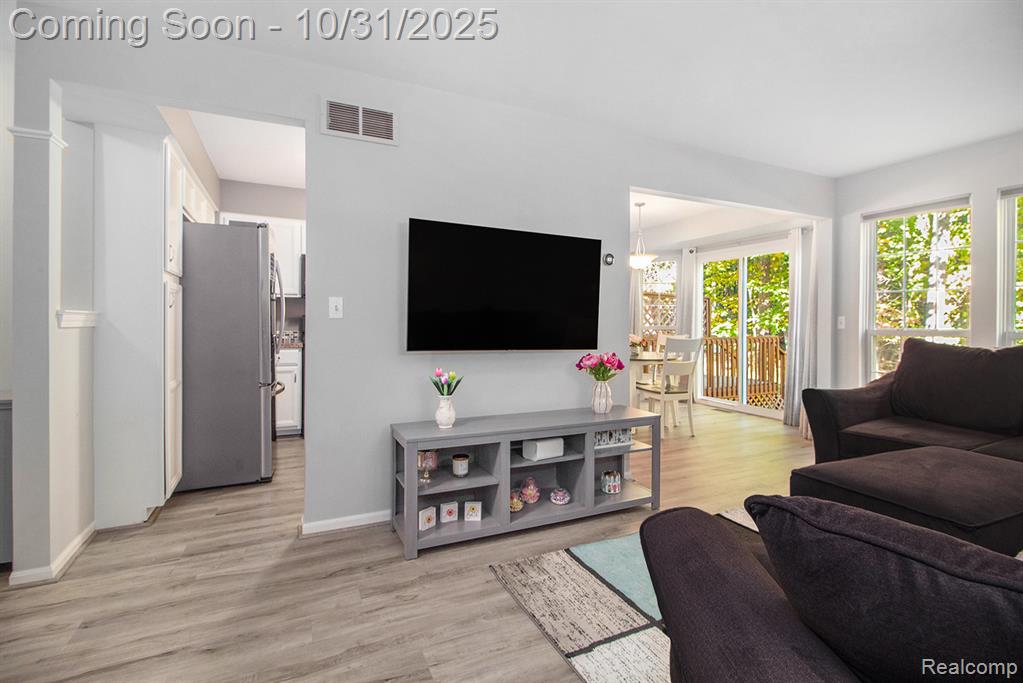 7860 Rivergate Drive, Westland, MI — Photo 11