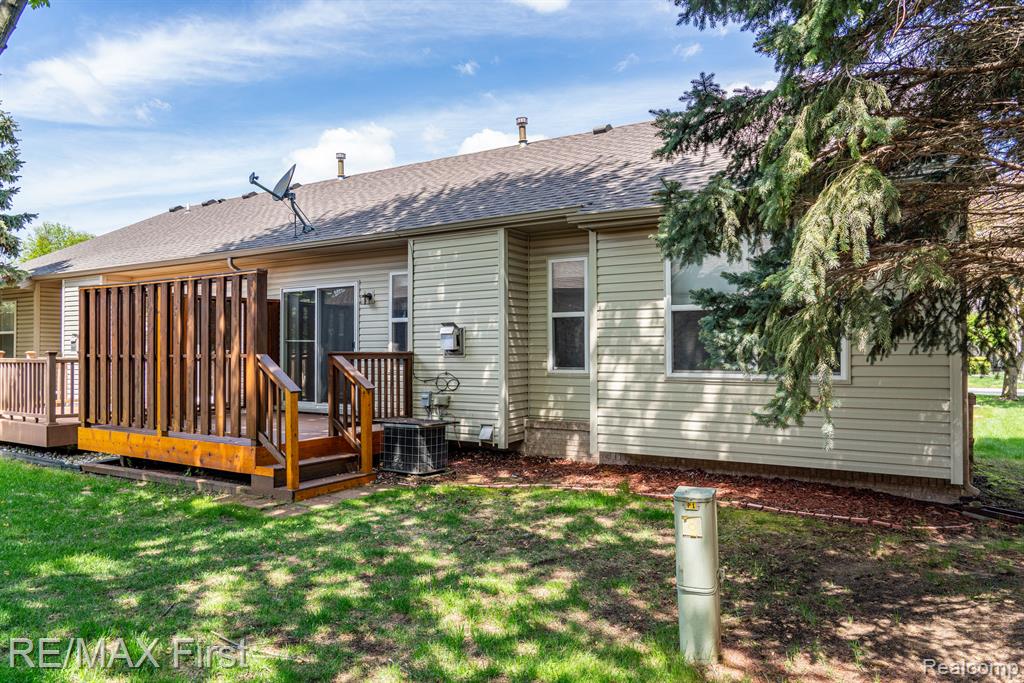 4158 RICHFIELD Drive, Sterling Heights, MI 48314 — Photo 8