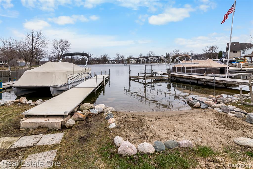 8831 Lagoon Drive, Brighton, MI 48116 — Photo 29