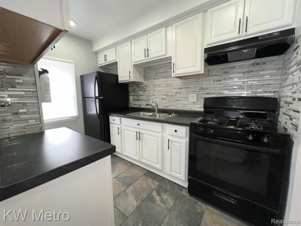 8121 Cloverdale Avenue, Ferndale, MI 48220 — Photo 9