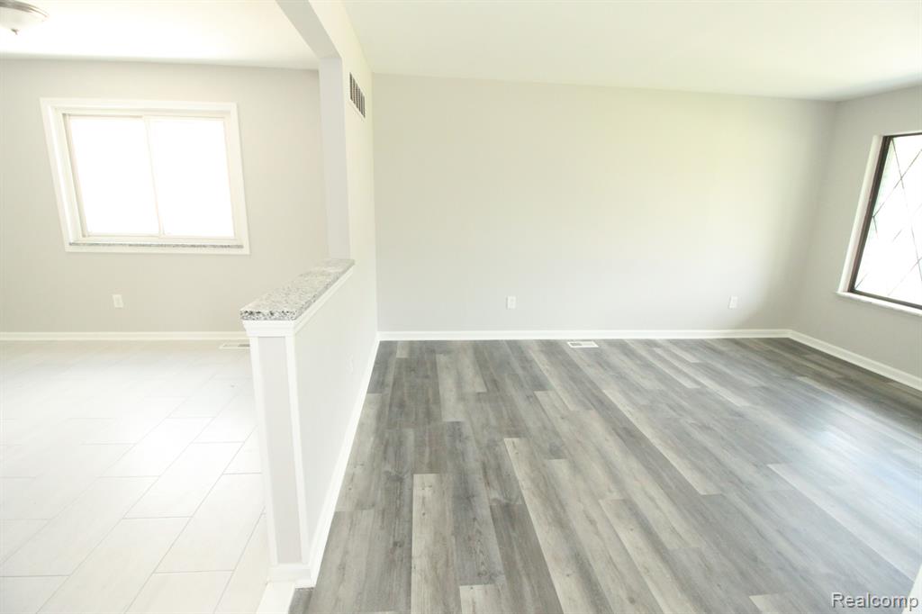 4833 OCEAN Court, Sterling Heights, MI 48310 — Photo 12